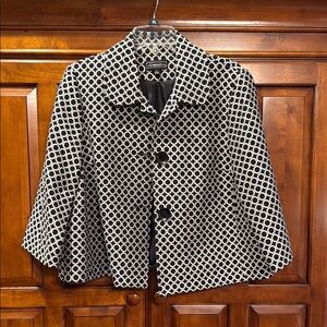 Charming Black and White Circle Pattern Jacket